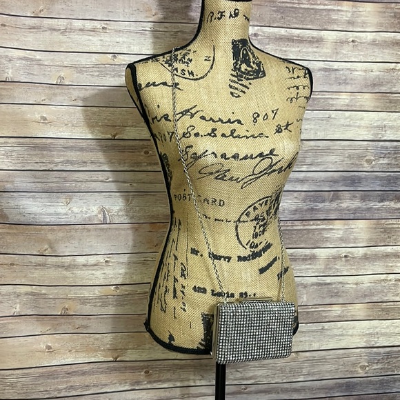 Express Signs Silver Bling Chain Link Crossbody Clutch - Picture 9 of 13